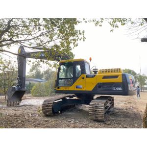 Second hand Volvo excavator EC240 tracked excavator from Shanghai, China