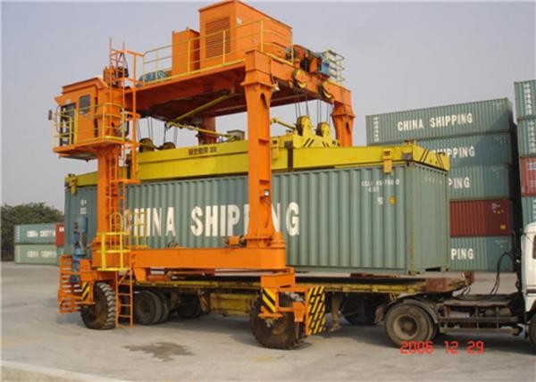 Double Girder Heavy Duty Gantry Crane Container Handling Q235 Q345 Steels For