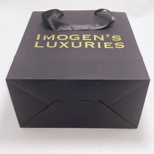 Custom Printed Kraft Paper Bags Silk Handle Recyclable For Gift Packaging