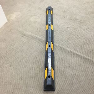 183cm Long Size 14kgs Yellow Rubber Reflective Tape Speed Bump Car Wheel Stopper