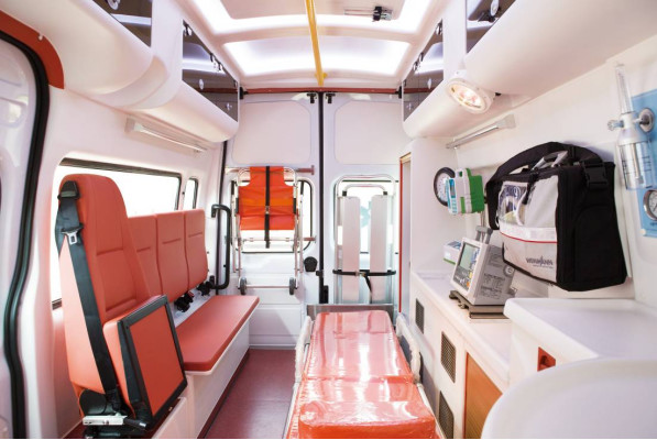 9 Seats Ford Transit Ambulance 6 Seater Medi Cal Ambulance Front Rear Drive 4×2