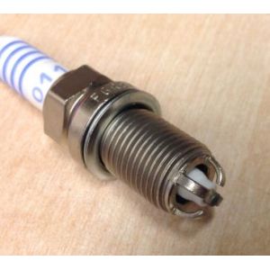 GENUINE VAUXHALL/OPEL GM SPARK PLUGS X 4 - FGR8KQEO - 9195868 - NEW