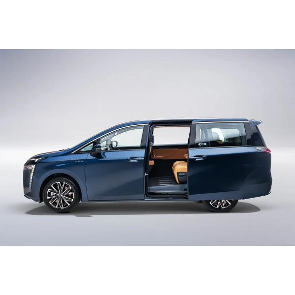 Front Wheel Drive 2.0L 140hp L4 Trumpchi E8 2024 Model Lunar Year Edition Plug-In Hybrid Electric Vehicle for Your Budget