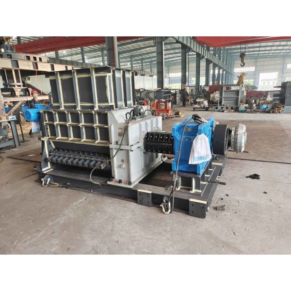 Double Toothed Roller Crusher Machine with 400mm Roller Diameter 1000mm Width and 30/22rpm Speed for Clay Brick Making