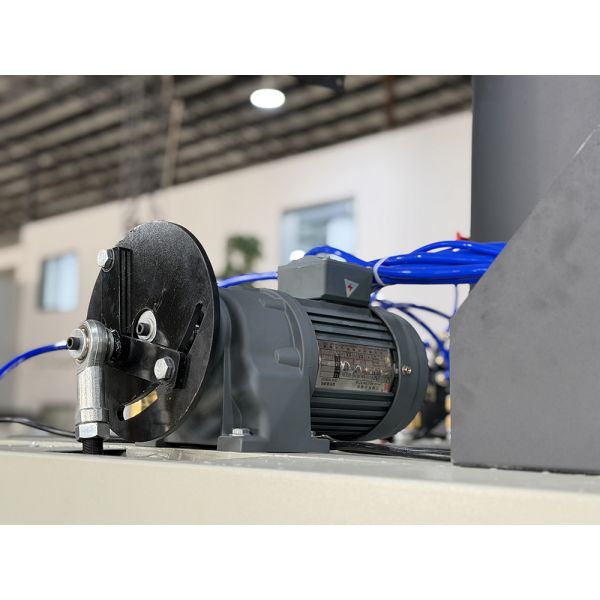 Fully Automatic Conveyor Surface automatic sand blasting machine For Various Workpieces