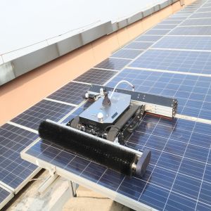High Pressure Pump Lithium-Battery-Powered Solar Panel Cleaning Robot Customizat