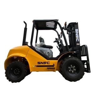China Off Road 2WD 4WD All Terrain Forklift With Japanese Engine