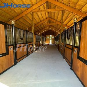 Bamboo Filling Wood European Horse Stalls Customized Color Horse Stable Box