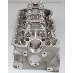 4ZD1 Cylinder Head 8-97119-761-1 8971197611 8-97119-760-1 8-94159-192-0 910510