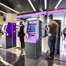 21.5inch Touchscreen Hotel Check In Kiosk with Recycling Card Dispensing