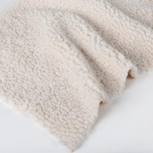 Customized Density Knitted Polyester Suede Boned Teddy Fabric for Garment and