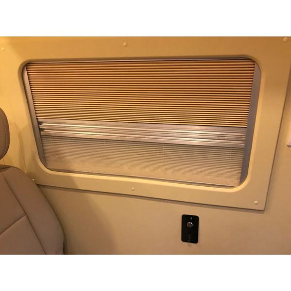 Quality MPV manual Customized sunblind and curtain with Window screening for sale