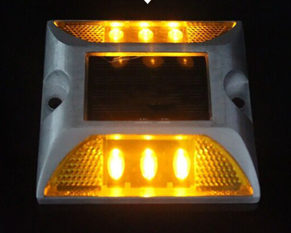 ROADSAFE Reflective Glass Beads Reflector Solar Road Stud with Cat Eyes