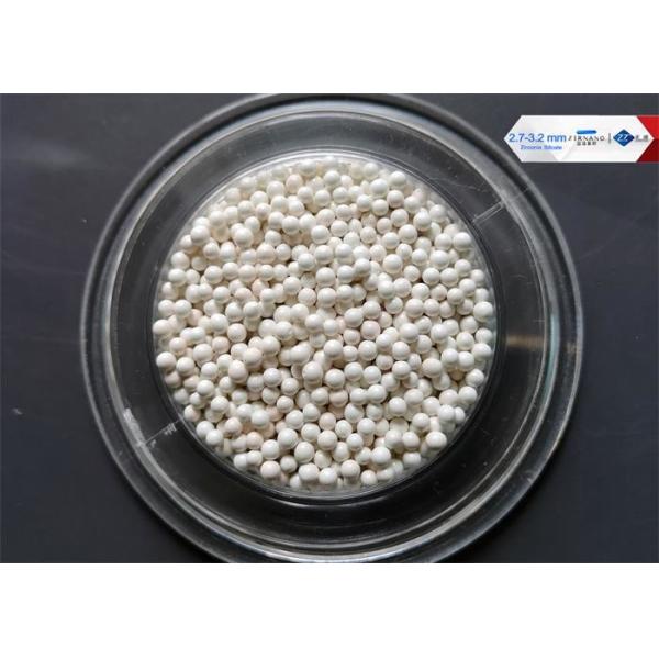Milky White Zirconium Silicate Beads Durable Surface Media Ores / Minerals