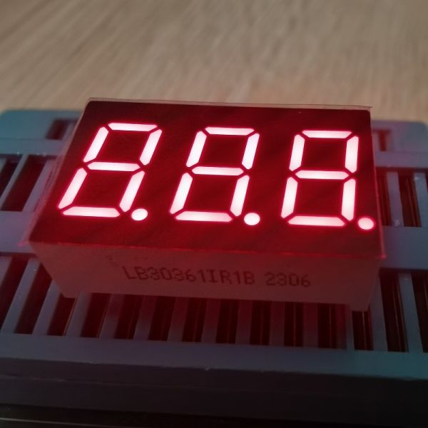 Super Bright Red 0.36-Inch (9.2mm) 3-Digit 7-Segment Common Anode LED Display