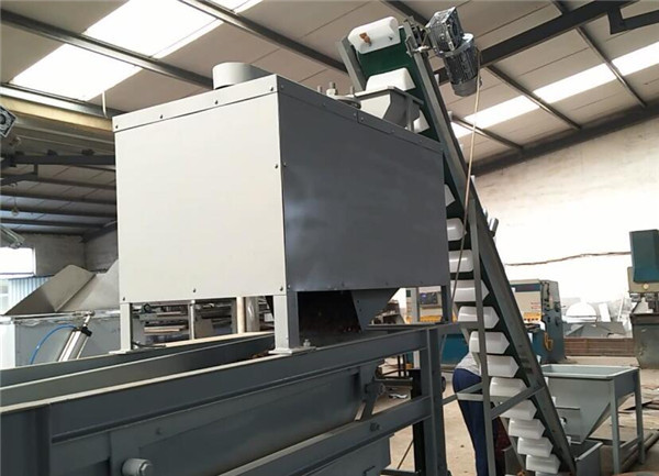 Quality walnut sheller, walnut cracker, walnut shelling machine with conveyor for sale