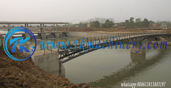 Quality Steel Pedestrian Bridge with Long Span and Heavy Load Capacity in Anti-Skid Deck for sale