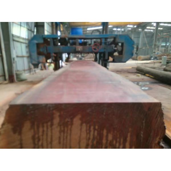 1070mm 37KW Large Bandsaw Mill Horizontal Band Saw For Milling Logs