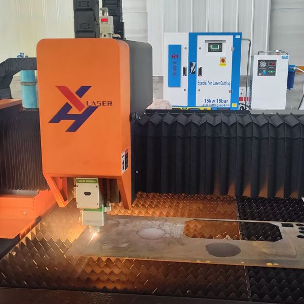 Quality Precision 3015 1kw 1500W 2000W 3000W 6000W CNC Metal Carbon Fiber Laser Cutting Machine with Raycus Ipg Max Laser Source for sale