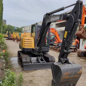 Shanghai Sale Used 6 Ton Excavator EC60D with Original Hydraulic Valve Made in
