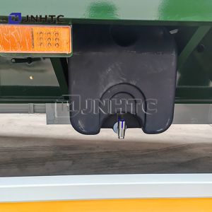 3 Axles 40tons Flatbed Semi Trailer 20ft 40ft Containers