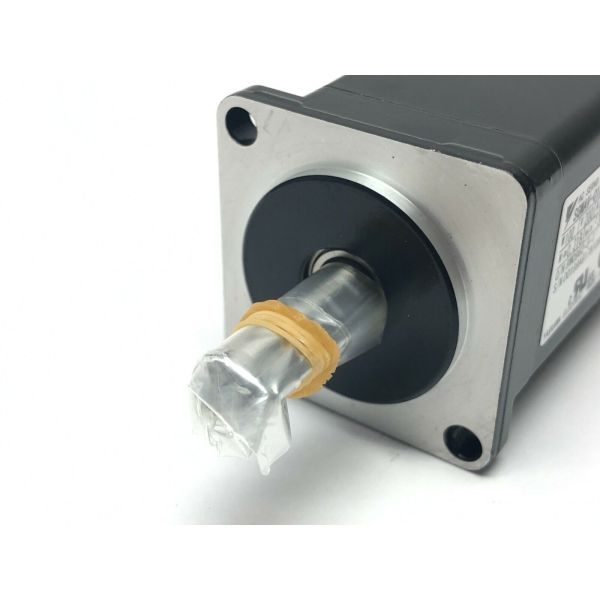 Yaskawa SGMAV-01A3A6C AC SERVO MOTOR 100W 200V 3000RPM 0.91A NEW