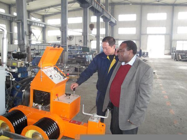 SA - YQ300 Cable Wire Rope Hydraulic Puller Tensioner 300KN Conductor Stringing Equipment