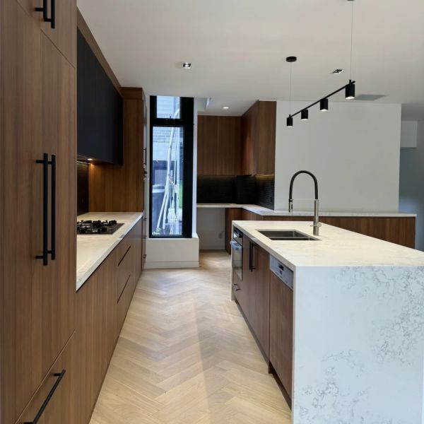 Luxury Home Kitchen Furniture Modern Designs Sintered Stone Countertop Solid Wood Kitchen Cabinet with Island for Builder