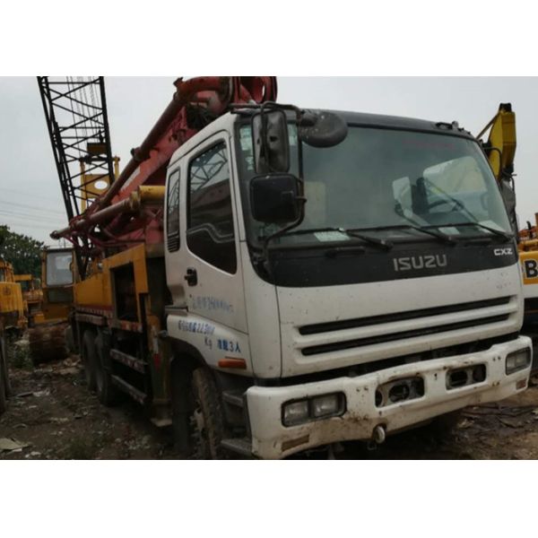 Quality ISUZU 37 White Used Concrete Pump With 32.1 Meters Maximum Cloth Depth for sale