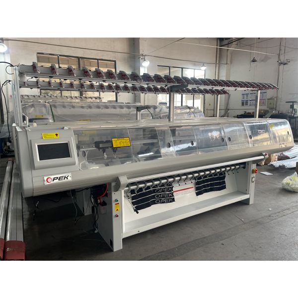 Single system flat collar knitting machine with automatically alarm