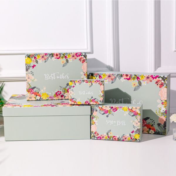 New Custom Gift Box With Top And Bottom Cover For Holiday Party Gift Box For