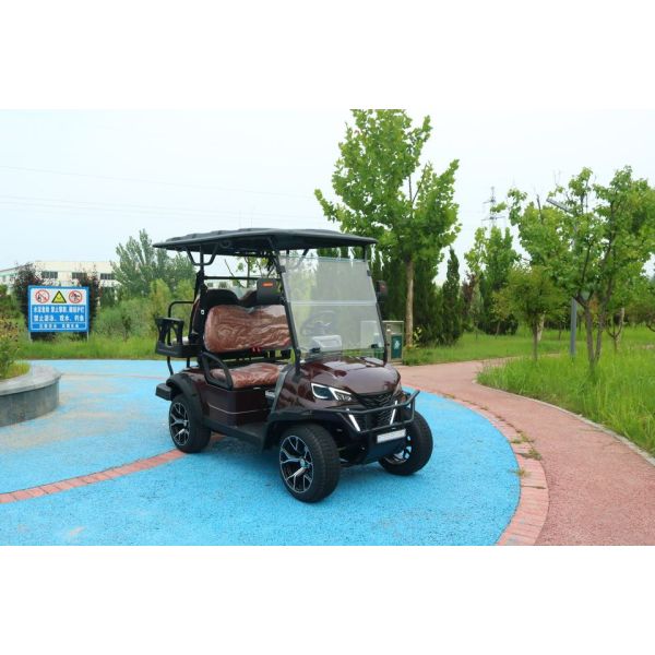 Electric Golf Cart With 48V Battery System Fast Charging Capability Powerful AC Motor