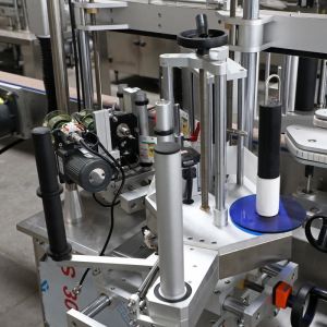 Auto 2 Sides Jar / Round Bottle Labeling Machine , Factory Self Adhesive Bottle