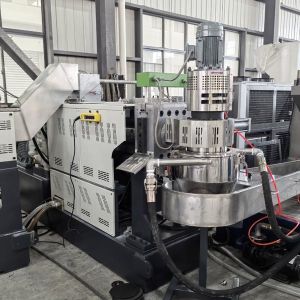 300kg/Hr Horizontal Plastic Pelletizing Recycling Machine Two Stage With Cutter