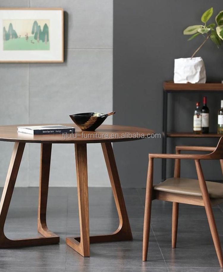 Nitrolacquer Finish Nordic Style Solid Wood Dining Table Set with NO Folded Design and Dining Room Furniture