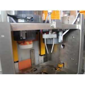 Electric Freshly Squeezed Orange Juice Vending Machines With LED Display Screen