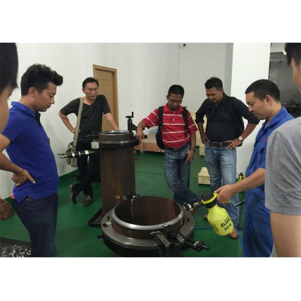 One Year Warranty Pneumatic Pipe Cutting Beveling Machine For Oil / Gas File