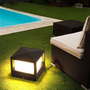 IP65 Waterproof 12W Modern LED Outdoor Wall Light for Light Control in Sleek