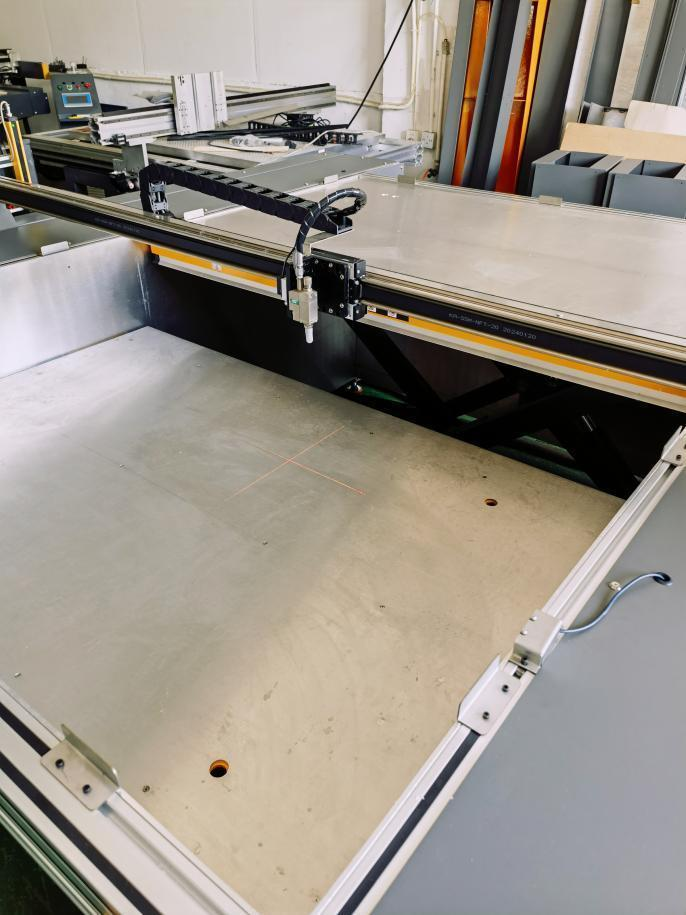 2500*1600mm CNC Glueing Plotter Integrated Safety With Hot Melt And Cold Heads