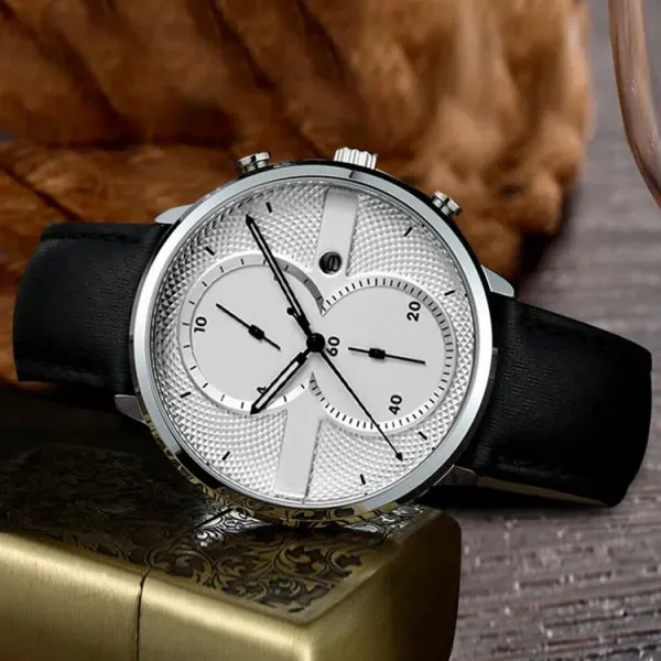 Leather Strap Alloy Quartz Wrist Watch 43mm Dia Minimalist Chronograph