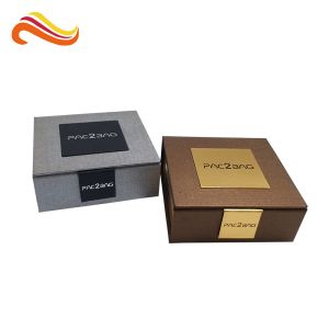 Customized Size Gift Packaging Paper Boxes with Embossed Hot Stamping