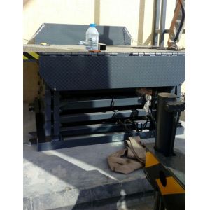 4.5m Height Anti Skid Vertical Cargo Lift Safest To Top Mezzanine