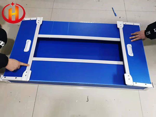 Quality Foldable Smooth Surface Plastic Corrugated Box With Frame for sale