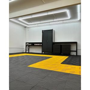 Green Interlocking Garage Floor Tiles Stain Resistant Garage Flooring Squares