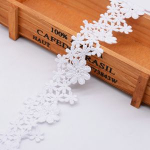 KJ20064 Daisy Chain 4.5cm Embroidery Lace Trim