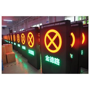 LED Display Advertising Sign Mounted on Municipal Rodeside City Street Light