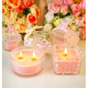 Lightweight Perfume Scented Candles Soy Wax Material Elegant Looking