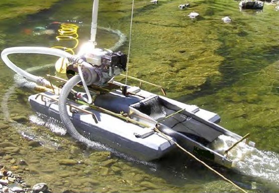 Portable Gold Mining Mini Dredger 10m Dredging Depth Lightweight Customized