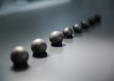 Customized Size Grinding Forged Steel Balls For Various Mines Power