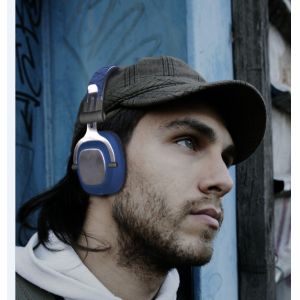 300mAh 8 hours Wireless Compact Bluetooth Headphones With Super Bass Sound